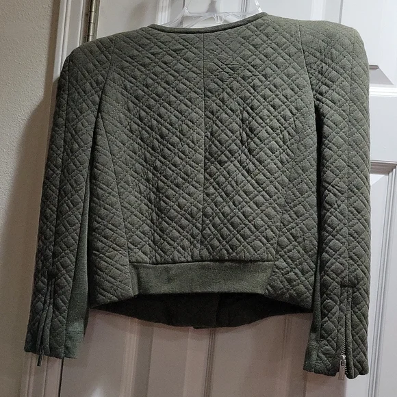 NWT BCBG Maxazria Crop Army Olive Green Moto Jacket Quilted Sructured Shoulders - Picture 9 of 10